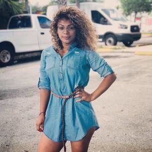 Meet your Posher, Yamileth